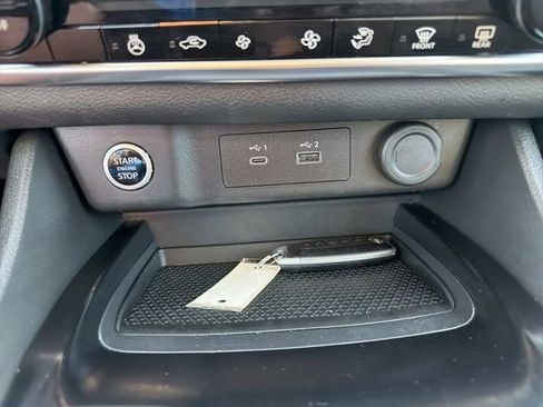 Used 2023 Nissan Rogue SV w/ SV Premium B Package image 24