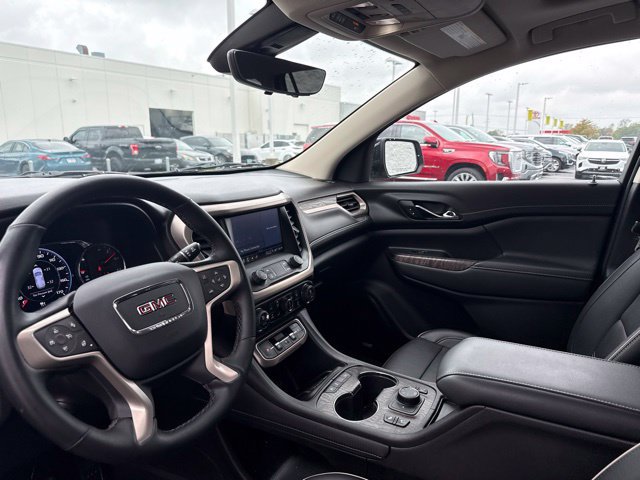 Used 2023 GMC Acadia Denali w/ Denali Ultimate Package AWD/4WD image 15