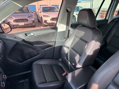 Used 2013 Volkswagen Tiguan SE image 14