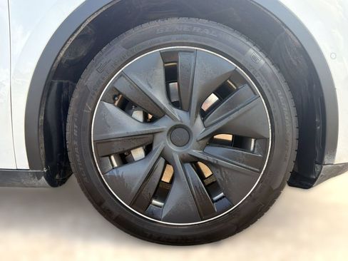 Used 2020 Tesla Model Y Long Range AWD/4WD image 12