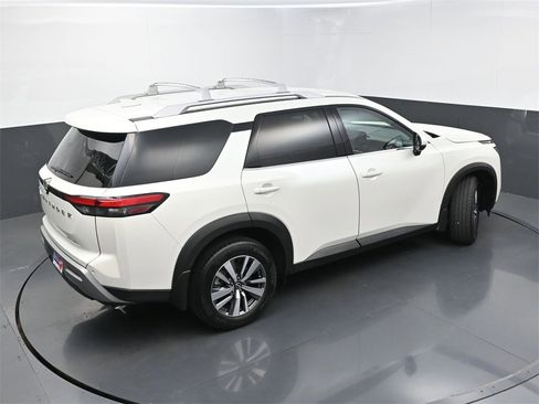 Used 2024 Nissan Pathfinder SL image 37