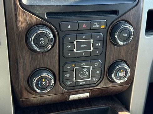 Used 2013 Ford F150 Lariat w/ Lariat Chrome Pkg image 50