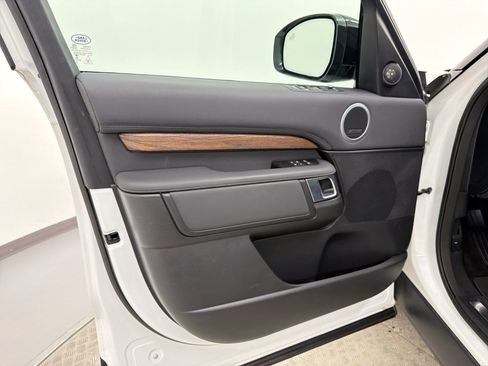 Used 2020 Land Rover Discovery HSE AWD/4WD image 24