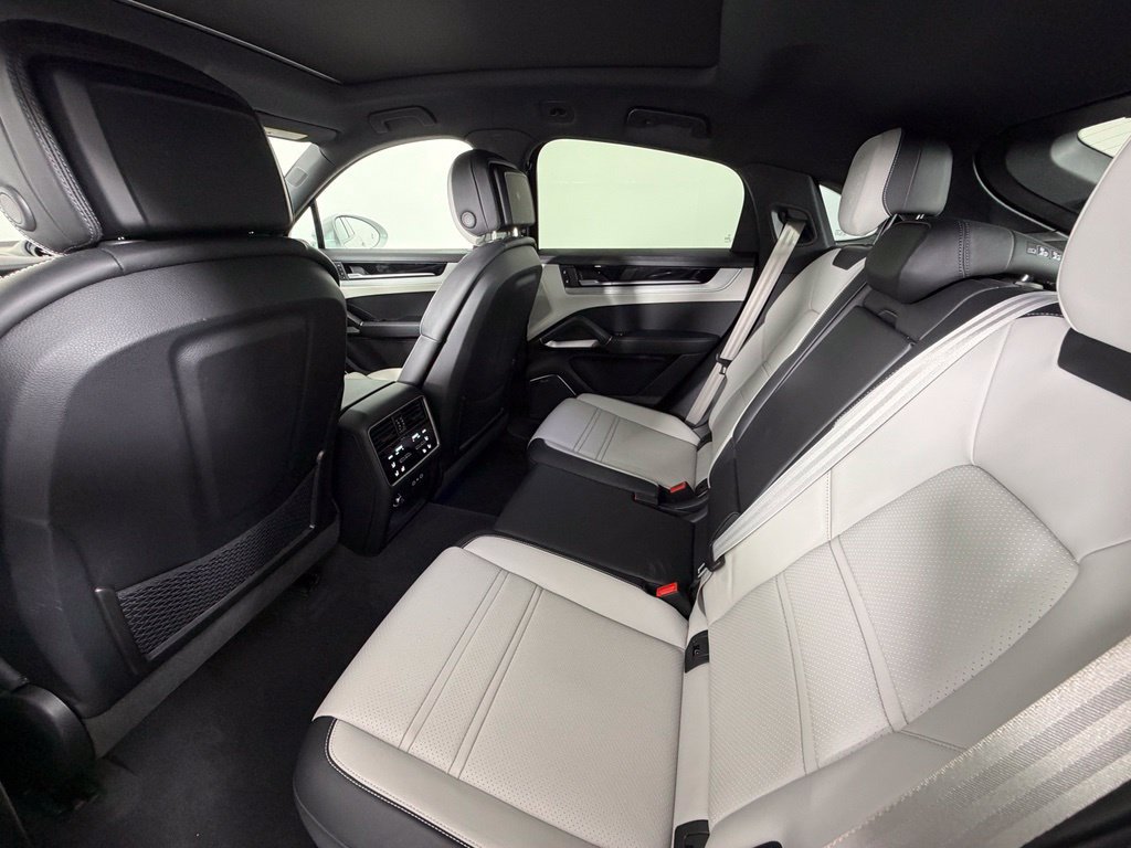Certified 2026 Porsche Cayenne S AWD/4WD image 40