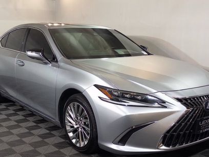 Certified 2022 Lexus ES 300h w/ Accessory Package
