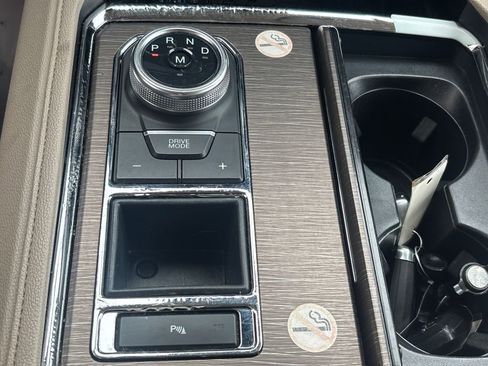 Used 2023 Ford Expedition Limited image 14