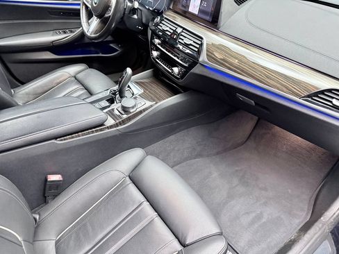 Used 2019 BMW M550i xDrive w/ Premium Package AWD/4WD image 11
