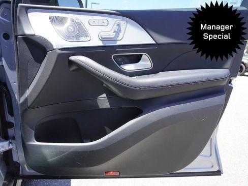 Used 2025 Mercedes-Benz GLS 450 4MATIC image 21
