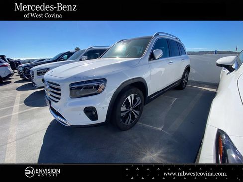 Used 2026 Mercedes-Benz GLB 250 image 1