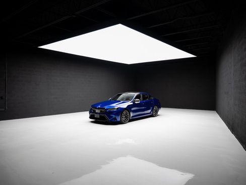 Used 2025 BMW M5 w/ Carbon Package image 90