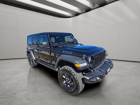 Used 2025 Jeep Wrangler Willys AWD/4WD image 7