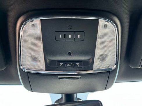 Used 2019 Jeep Grand Cherokee Limited RWD image 19