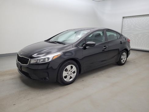 Used 2017 Kia Forte LX image 2