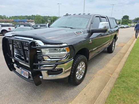 Used 2024 RAM 2500 Laramie AWD/4WD image 2