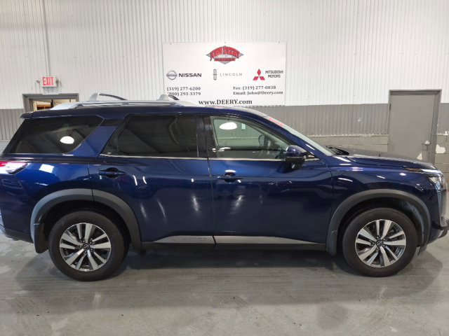 Certified 2025 Nissan Pathfinder SL AWD/4WD image 2