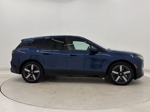 Used 2025 BMW iX xDrive50 AWD/4WD image 8
