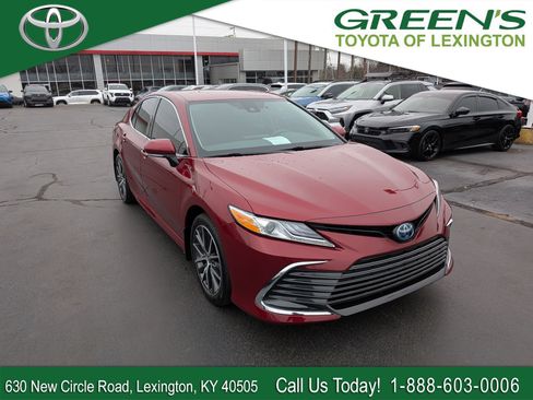 Certified 2022 Toyota Camry XLE image 1