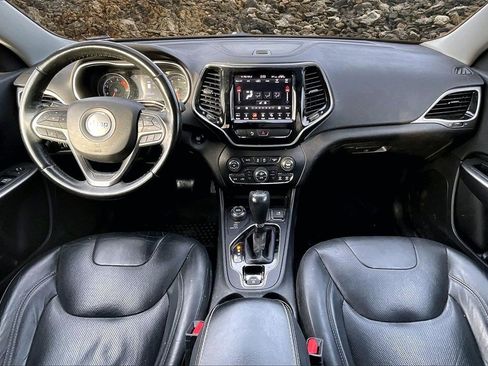 Used 2019 Jeep Cherokee Limited image 14