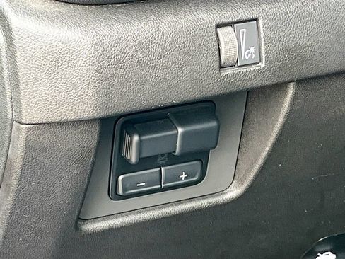 Used 2023 Chevrolet Colorado Z71 w/ Advanced Trailering Package AWD/4WD image 10