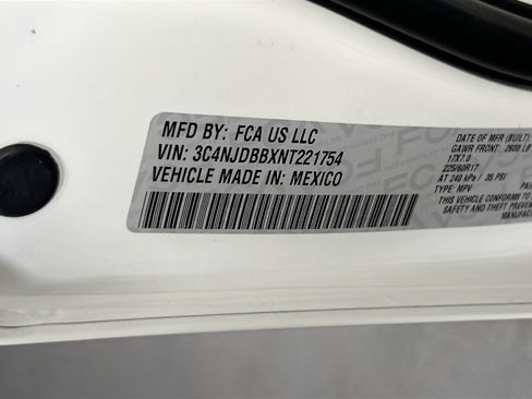 Used 2022 Jeep Compass Latitude w/ Convenience Group AWD/4WD image 30
