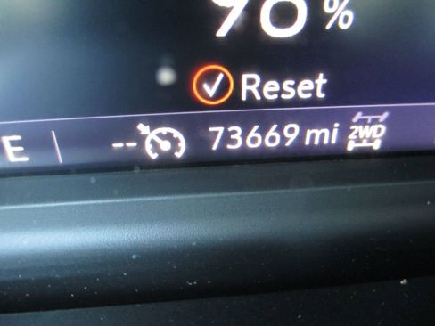 Used 2021 Chevrolet Tahoe Z71 w/ Luxury Package image 32