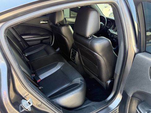 Used 2020 Dodge Charger SXT w/ Leather Interior Group image 28