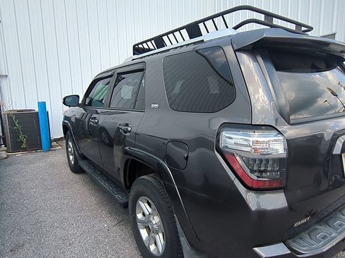 Used 2018 Toyota 4Runner SR5 Premium AWD/4WD image 4