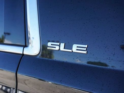 Used 2020 GMC Yukon SLE w/ SLE Value Package RWD image 10