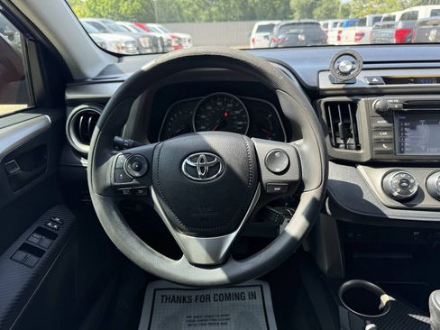 Used 2014 Toyota RAV4 LE FWD image 22
