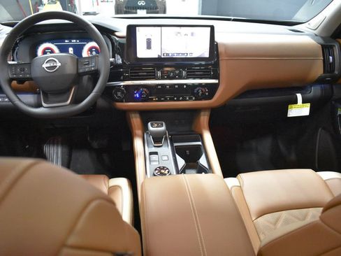 New 2026 Nissan Pathfinder Platinum w/ Cargo Package AWD/4WD image 13