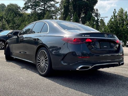 Used 2024 Mercedes-Benz E 350 4MATIC Sedan image 3