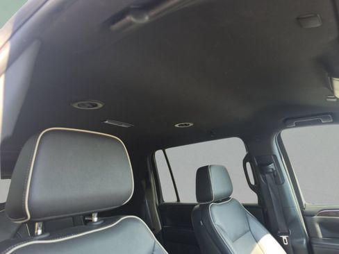 Used 2023 Chevrolet Suburban Premier AWD/4WD image 35