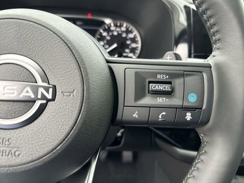 New 2025 Nissan Pathfinder SV w/ Black Appearance Package image 13