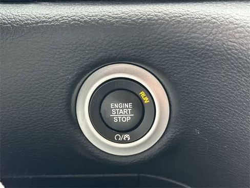 Used 2021 Chrysler Pacifica Limited w/ S Appearance Package image 11