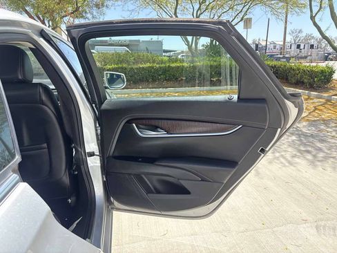 Used 2018 Cadillac XTS Luxury FWD image 13
