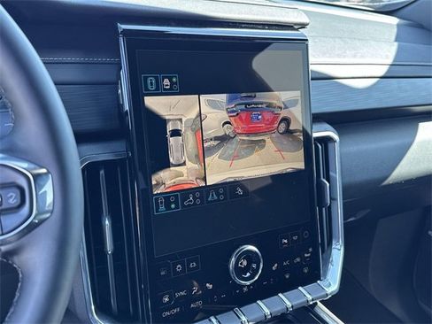 New 2025 GMC Acadia Elevation image 19