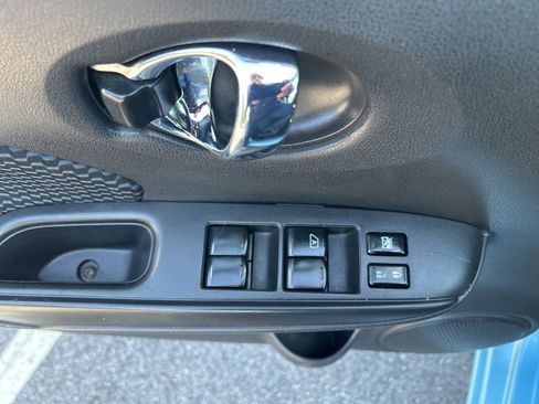 Used 2015 Nissan Versa Note SV FWD image 16