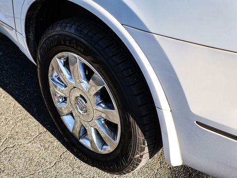 Used 2017 Buick Enclave Premium image 42