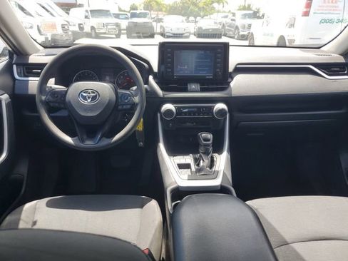 Used 2021 Toyota RAV4 LE FWD image 8