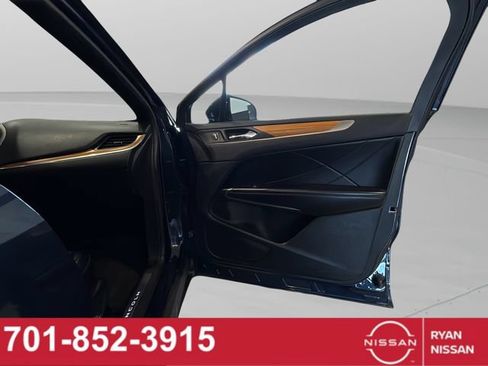 Used 2017 Lincoln MKC Reserve w/ Lincoln MKC Climate Package AWD/4WD image 37