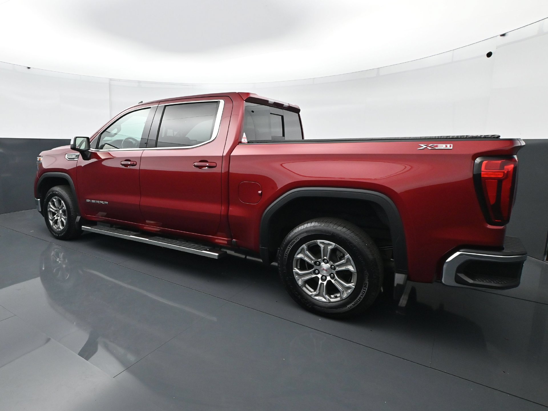 Used 2020 GMC Sierra 1500 SLE w/ SLE Value Package AWD/4WD image 4