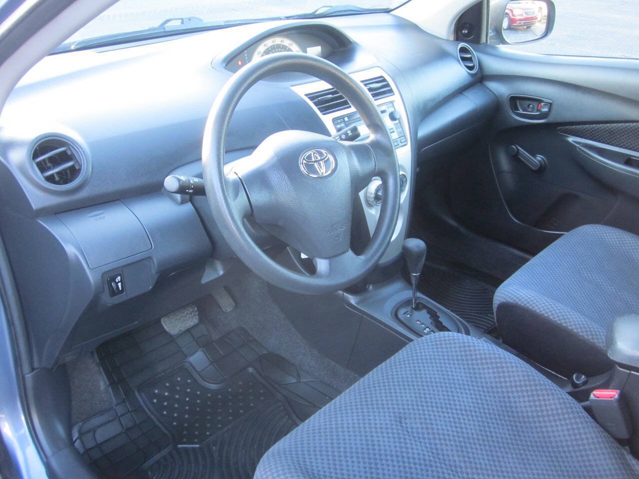 Used 2007 Toyota Yaris S FWD image 9