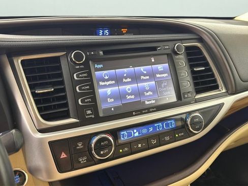 Used 2019 Toyota Highlander Limited FWD image 21