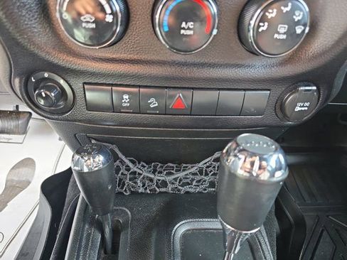 Used 2015 Jeep Wrangler Unlimited Sport w/ Quick Order Package 24S image 25