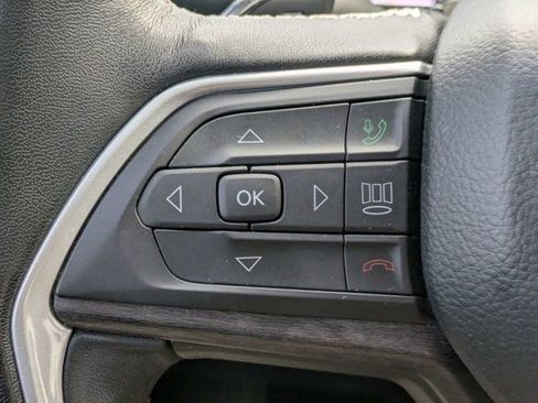 Used 2022 Jeep Grand Cherokee Limited w/ Luxury Tech Group II RWD image 27