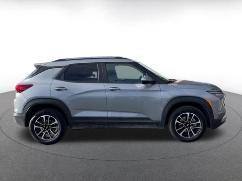 Used 2025 Chevrolet TrailBlazer LT w/ Driver Confidence Package image 16