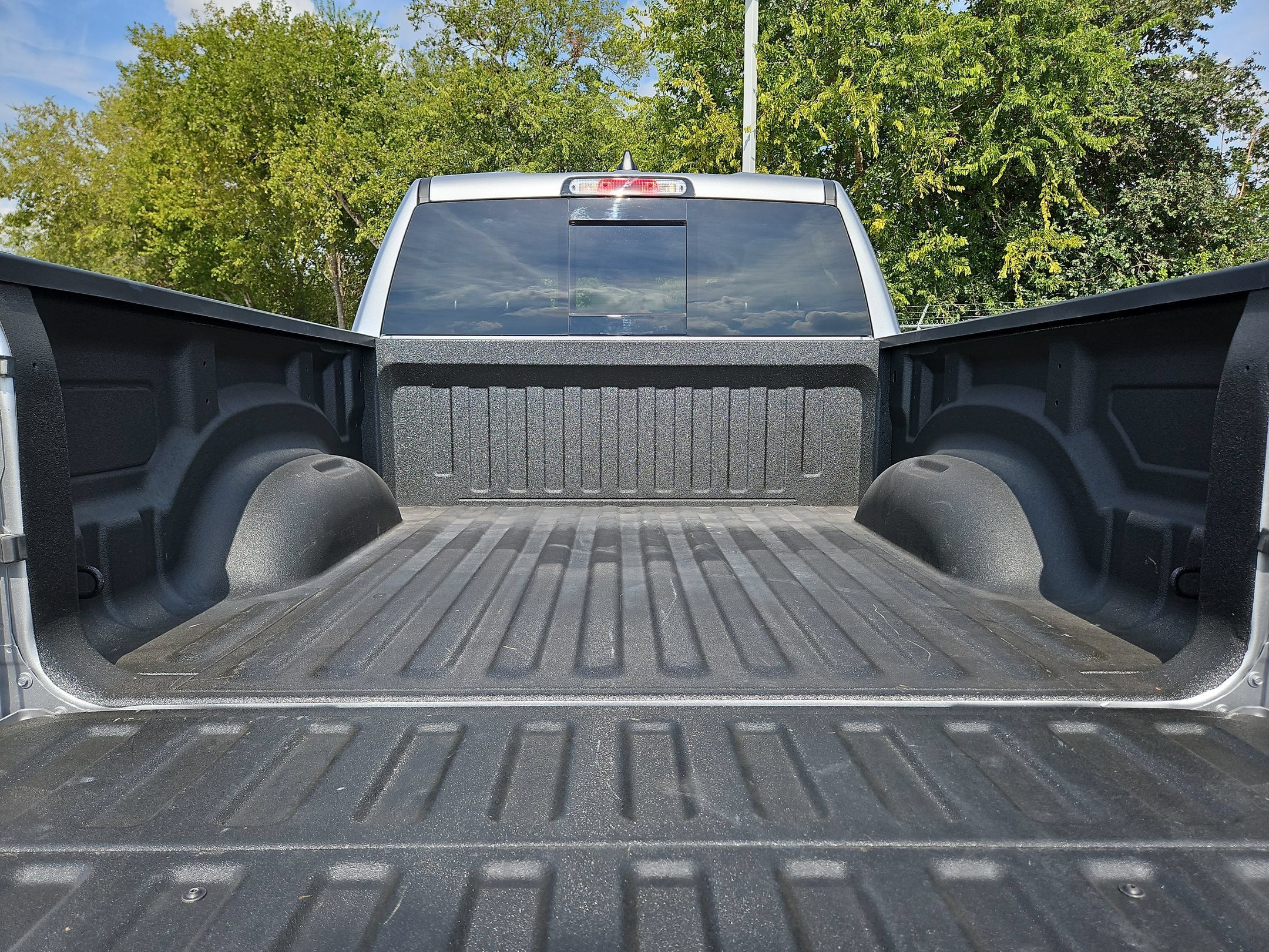 Used 2025 RAM 1500 Laramie w/ Laramie Southwest Edition AWD/4WD image 24
