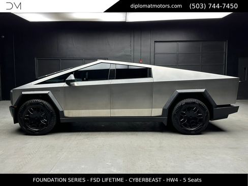 Used 2024 Tesla Cybertruck Cyberbeast AWD/4WD image 3