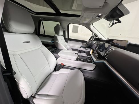 New 2026 Ford Expedition Max Platinum w/ Driver's Package image 28