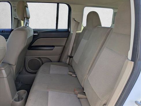 Used 2014 Jeep Patriot Latitude image 15